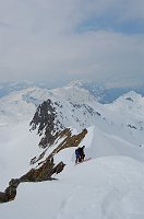 Salita da Lizzola al Pizzo Tre Confini ancora carico di neve l'11 aprile 09 - FOTOGALLERY
